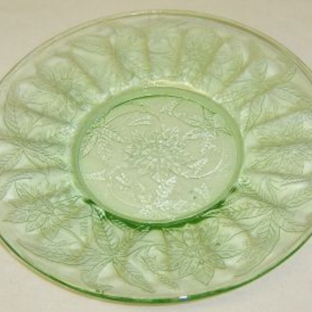 Jeannette Depression Glass Green FLORAL POINSETTIA 6 Inch Dessert Plate